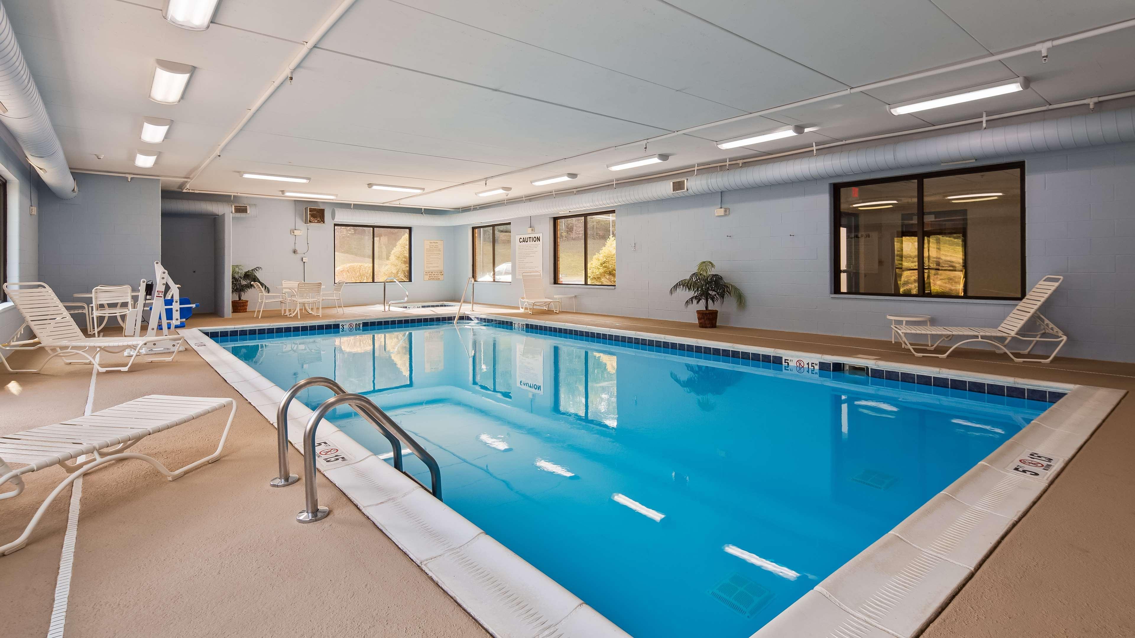 Best Western Plus Louisa Exterior photo