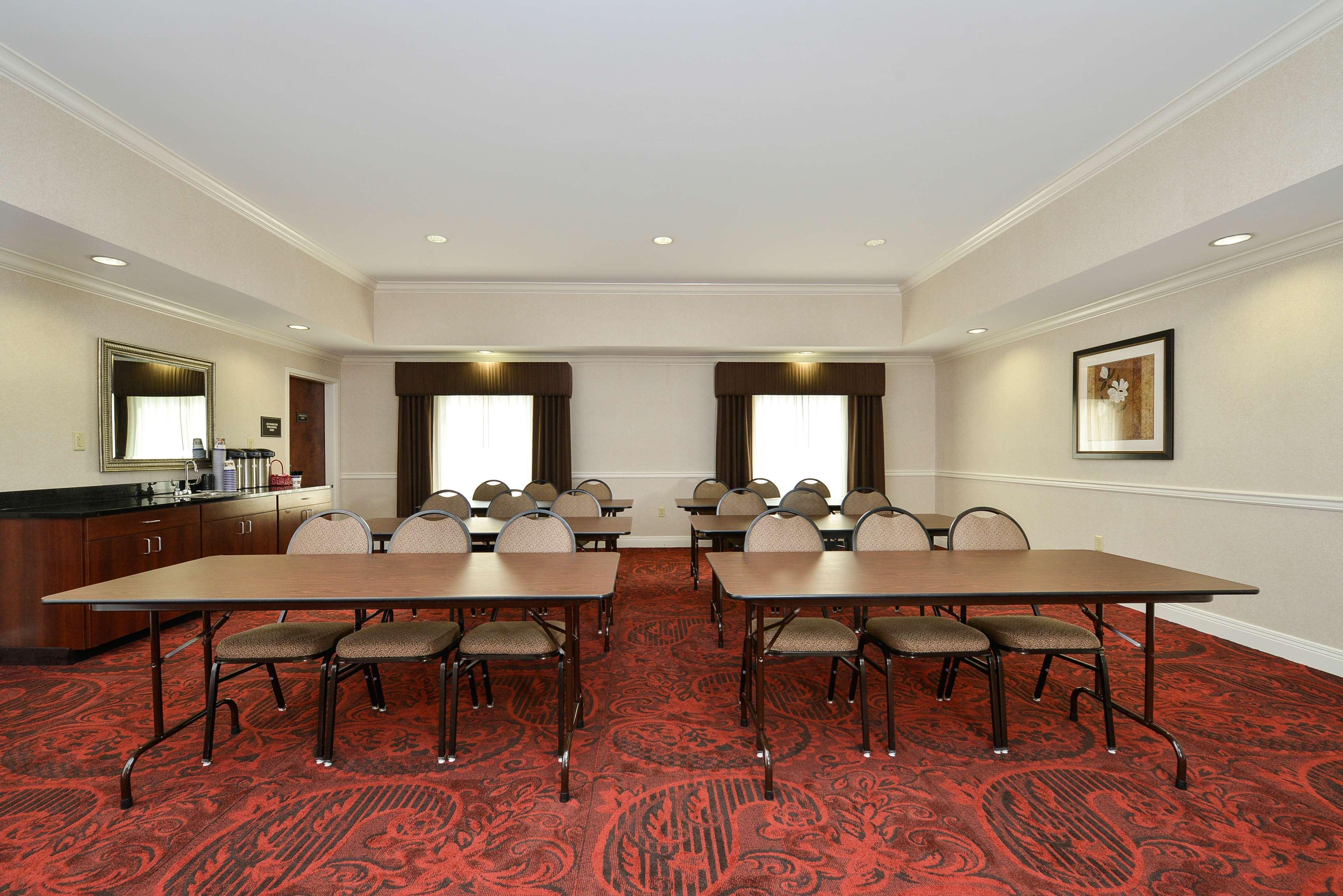 Best Western Plus Louisa Exterior photo