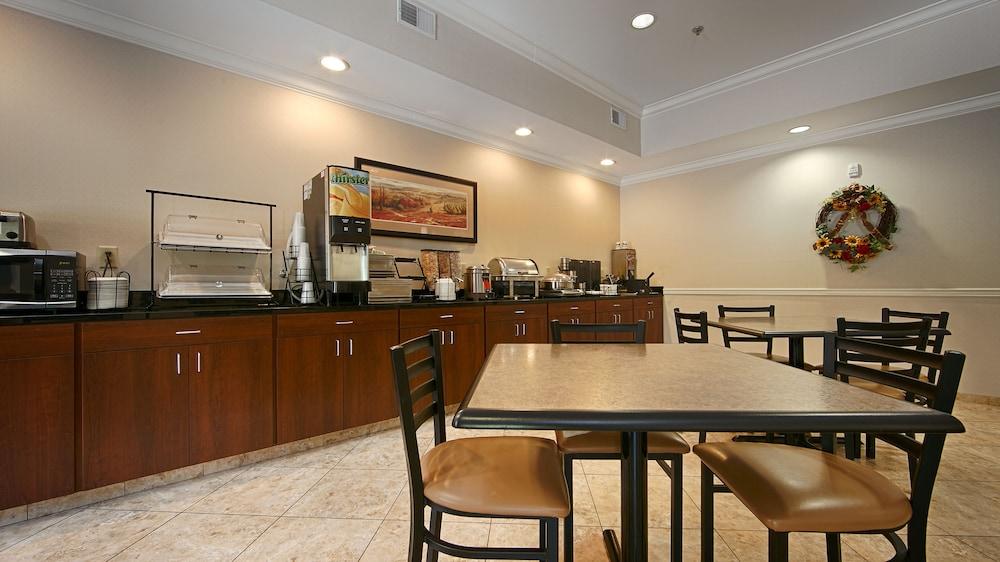 Best Western Plus Louisa Exterior photo