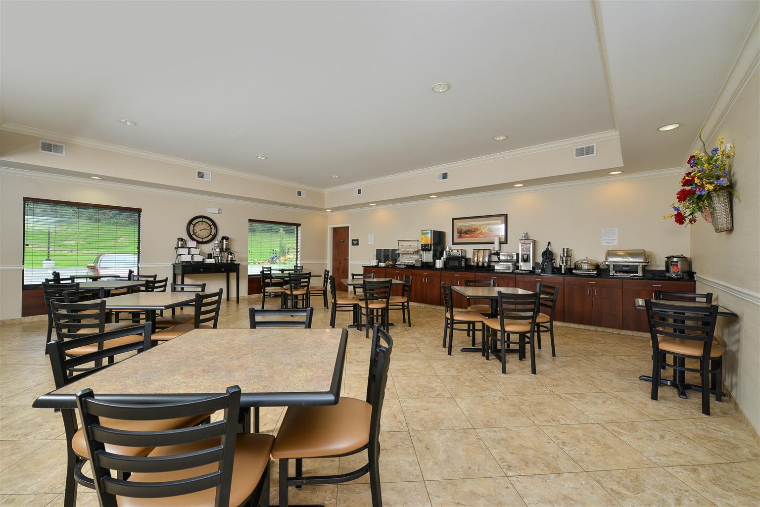 Best Western Plus Louisa Exterior photo