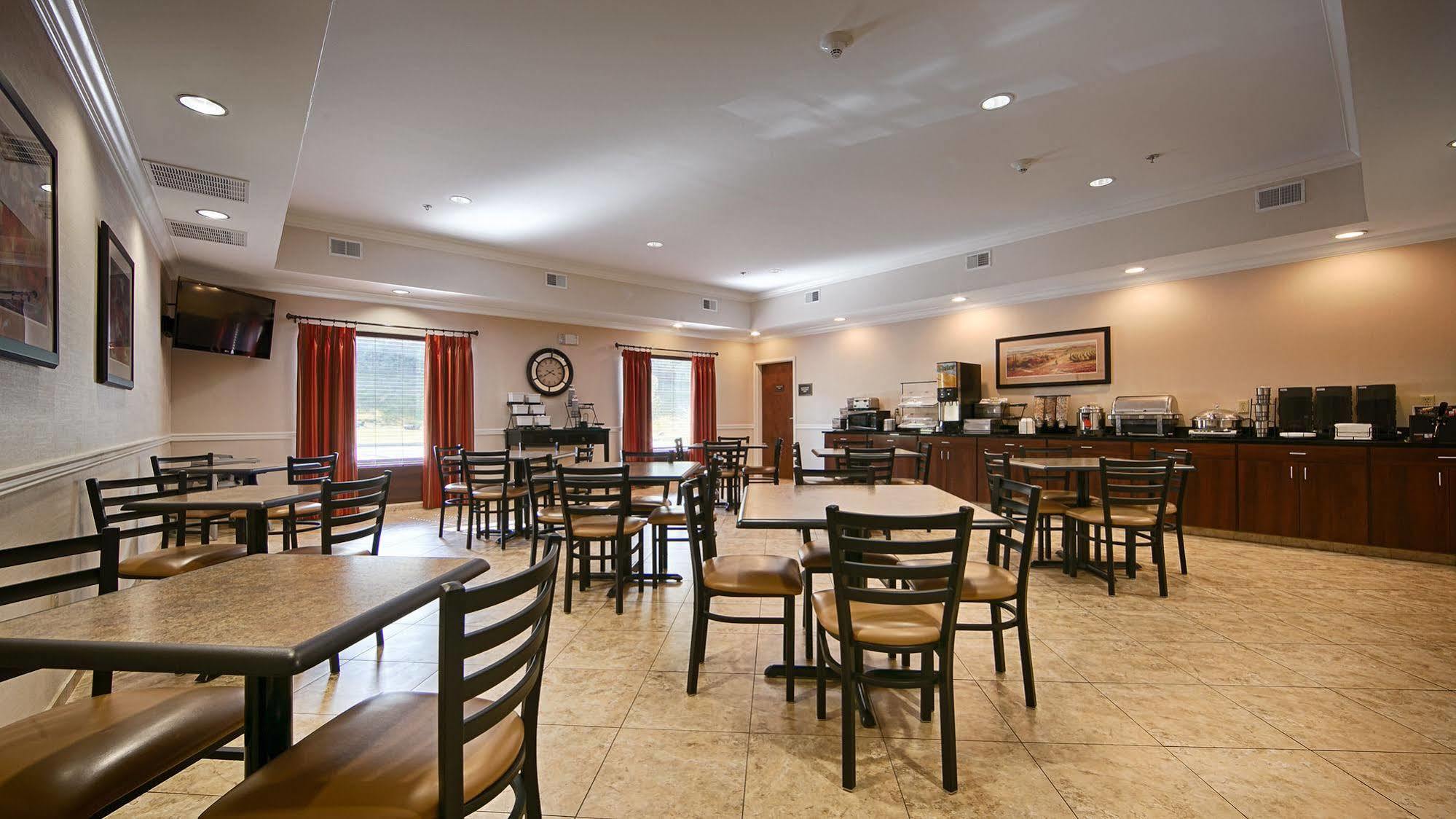 Best Western Plus Louisa Exterior photo
